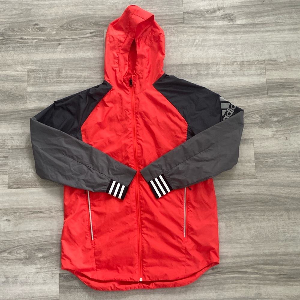 Adidas mens windbreaker/size M/all zippers functioning/no rips/one small black